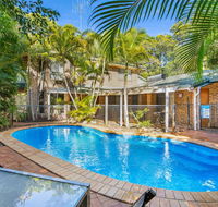 Amaroo - Rainbow Shores Room for everyone and walk to beach - Tourism Caloundra