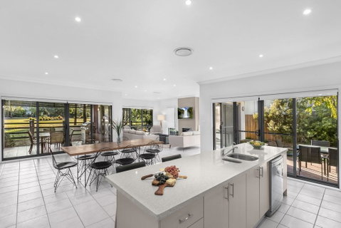Amaroo Lodge - Tourism Caloundra 0