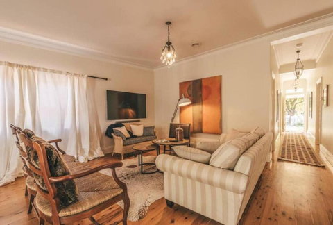 Ambrose On Byng - Central Location W/ 2 Bathroom - Tourism Caloundra 0