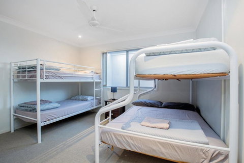 Anaheim Park Oasis By Getastay - Tourism Caloundra 2