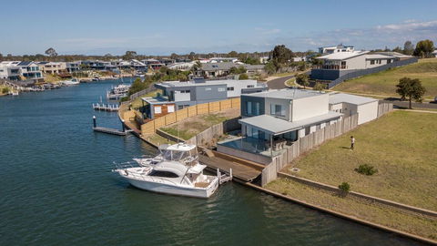 Anchored - Access To The Gippsland Lakes - Tourism Caloundra 1
