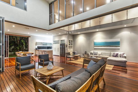 Angourie Beach House @ Corporate Boardies - Tourism Caloundra 2