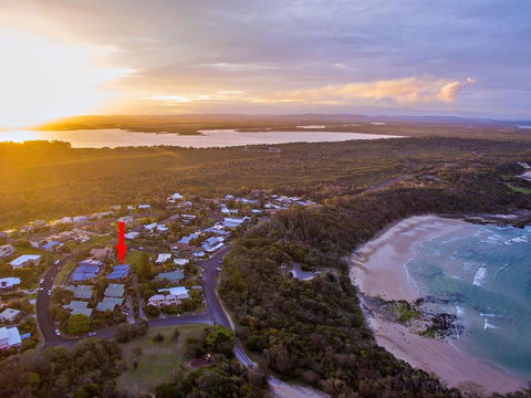 Angourie Blue 7- Stroll To Surfing Beaches. - Tourism Caloundra 0