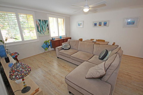 Annie's Apartment - Tourism Caloundra 1