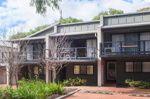 Apartment 115 - Located On The Main Street - Tourism Caloundra 2
