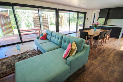 Apex House - Tourism Caloundra 2