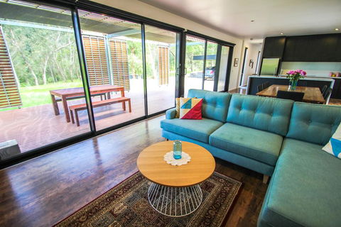Apex House - Tourism Caloundra 1