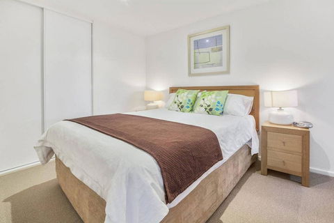 APOLLO BLUE 6 - Modern Waterfront Apartment - Tourism Caloundra 2