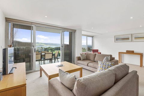 APOLLO BLUE 6 - Modern Waterfront Apartment - Tourism Caloundra 0
