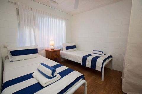 Apollo Jewel Beachfront Apartments - Tourism Caloundra 1
