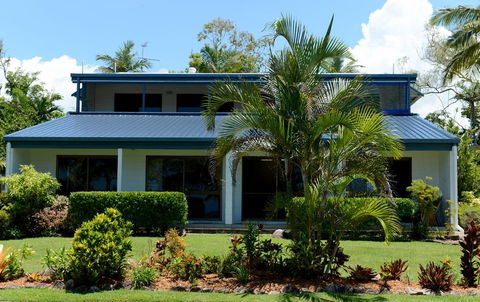 Apollo Jewel Beachfront Apartments - Tourism Caloundra 0