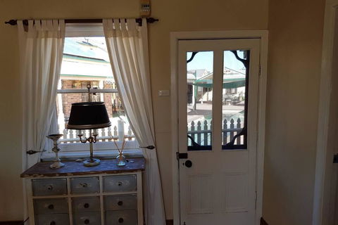 Appin Homestay Country Cabin - Tourism Caloundra 1