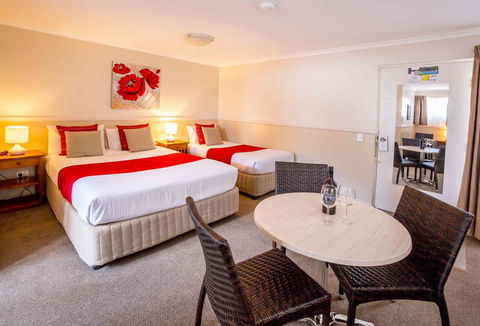 Apple & Grape Motel - Tourism Caloundra 0