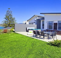 Aqua - views over jones beach - Tourism Caloundra
