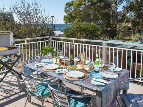 Araluen On Holden - Great Deck With Ocean Views - Tourism Caloundra 0