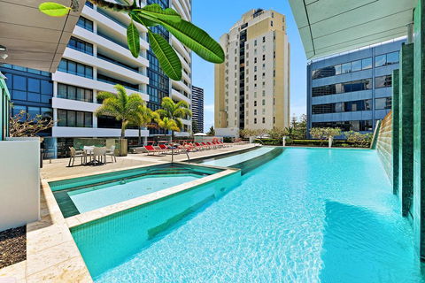 Aria Private 3 Bed In The Heart Of Broadbeach - Tourism Caloundra 1
