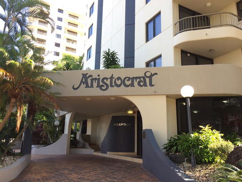 Aristocrat Apartments - Tourism Caloundra 2
