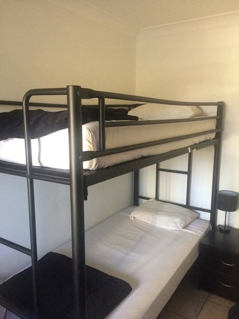 Arrival Lodge Bed & Breakfast - Tourism Caloundra 1