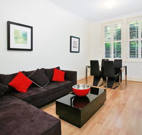 Art Deco in the Cul-de-Sac - Spacious Executive 1BR Potts Point Apartment in Quiet Cul-de-Sac - Tourism Caloundra