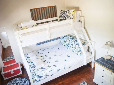 Artee House - A Bright Escape - Tourism Caloundra 3