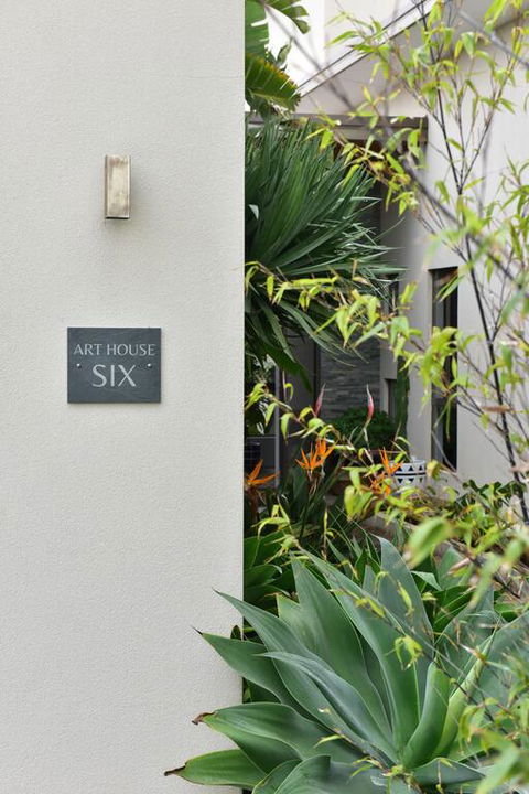 Arthouse Six - Tourism Caloundra 3