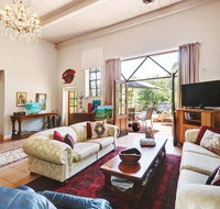 Arty Warehouse Apartment - stroll to South beach - Tourism Caloundra