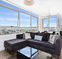 As the Sun Sets - Modern and Spacious 2BR Zetland Apartment Facing the Setting Sun - Tourism Caloundra