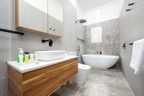 Luxurious House Near Flemington Racecourse - Tourism Caloundra 1