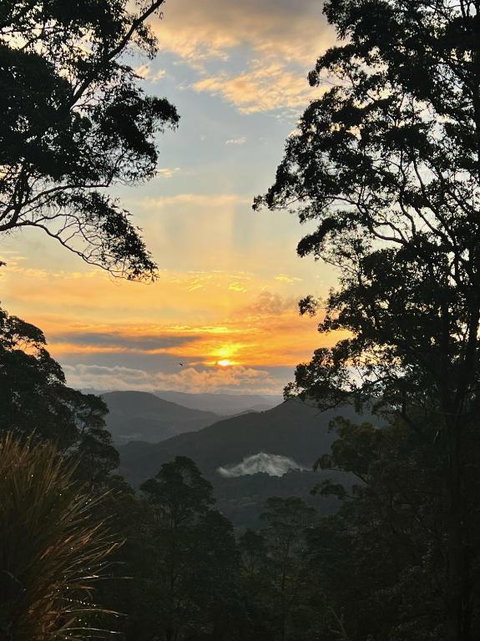 Mahalo Accomodation - Tourism Caloundra 1