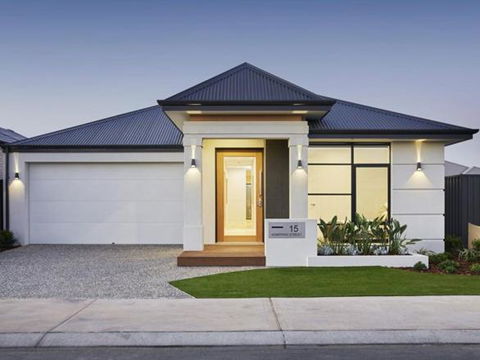 Luxury Bedrooms In A Resort Style Home - Tourism Caloundra 1