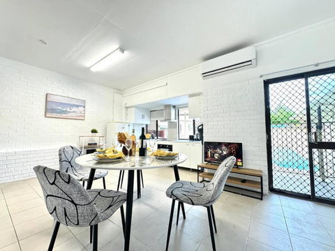 Macgregor 2bed Studio - Tourism Caloundra 0