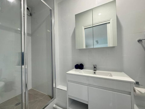 Macgregor 2bed Studio - Tourism Caloundra 2