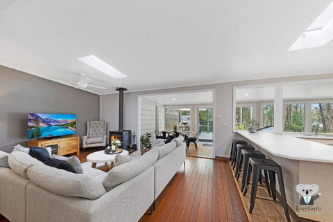 MacMasters Beach Lake House Stroll To Beach - Tourism Caloundra 0