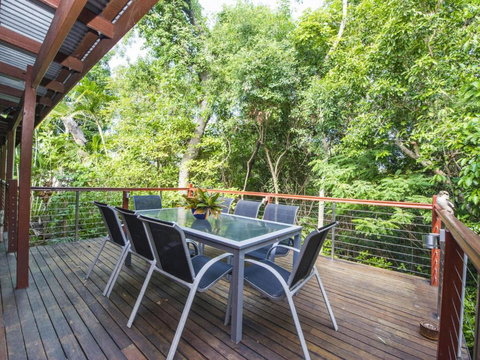 Magnetic Effect - Tourism Caloundra 0