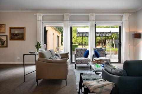 Maison 24 - Tourism Caloundra 1