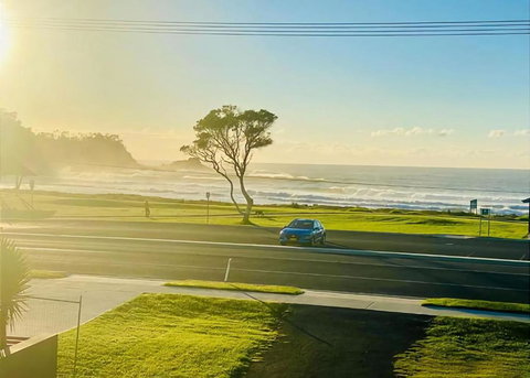 Malua Bay Beach House - Tourism Caloundra 2