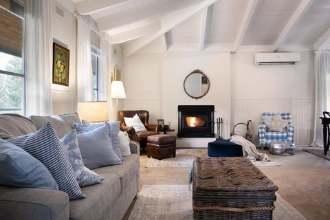 Maple Tree House - Tourism Caloundra 1