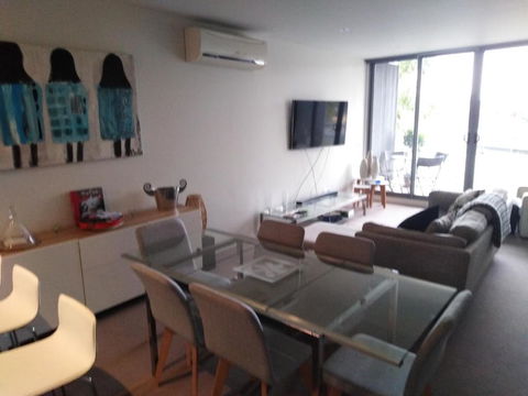 Marina View Apartment On The Maribyrnong River, Melbourne - Tourism Caloundra 2