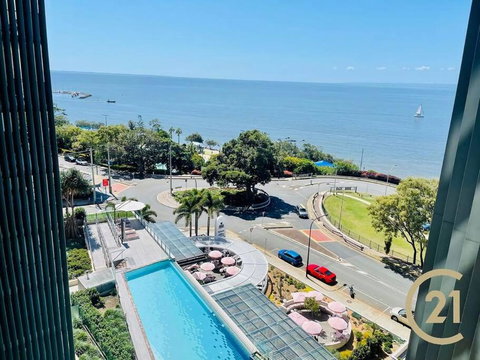 Marine 807 - Tourism Caloundra 0