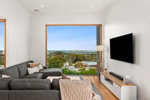 Mariners Retreat Unrivalled Ocean And River Views - Tourism Caloundra 2