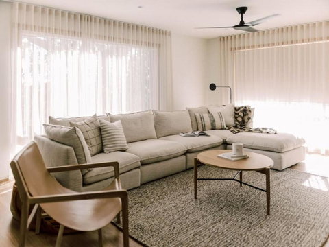 Marion Hills Hilltop Retreat - Tourism Caloundra 3