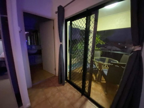 Master Ensuite And Private Balcony - Tourism Caloundra 3