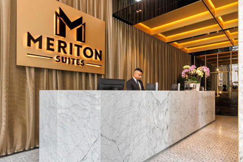 Meriton Suites Melbourne - Tourism Caloundra 2