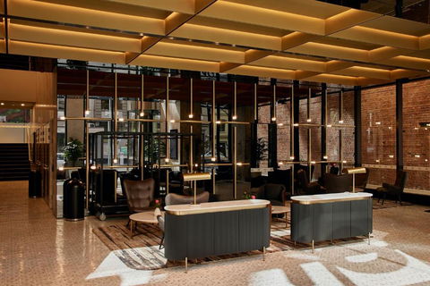 Meriton Suites Melbourne - Tourism Caloundra 3