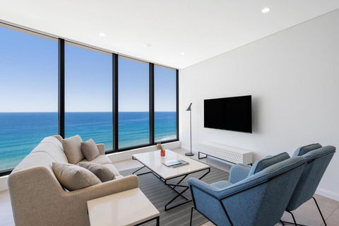Meriton Suites Surfers Paradise - Tourism Caloundra 2