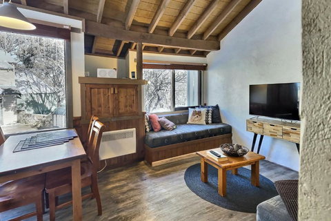 Merrigang Chalet, Dinner Plain - Tourism Caloundra 3