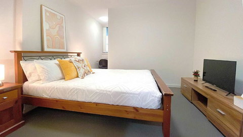 MetaWise 2BR Apartment In Heart Of Hurlstone Park - Tourism Caloundra 3