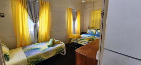 Meyenburg Unit 1 - Tourism Caloundra 0