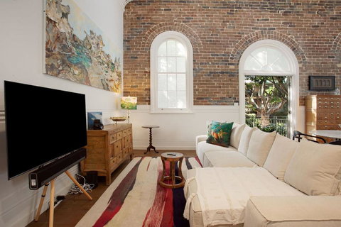 Mezzanine Magic, Bondi Junction - Tourism Caloundra 2