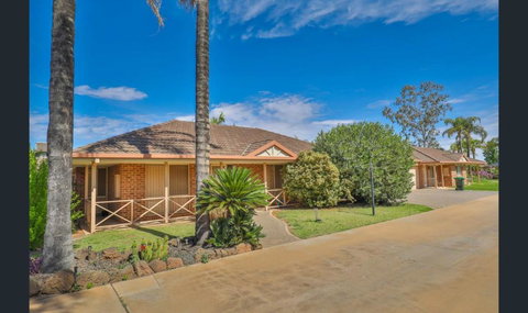 Mildura Holiday Homes - 15th Street - Tourism Caloundra 3